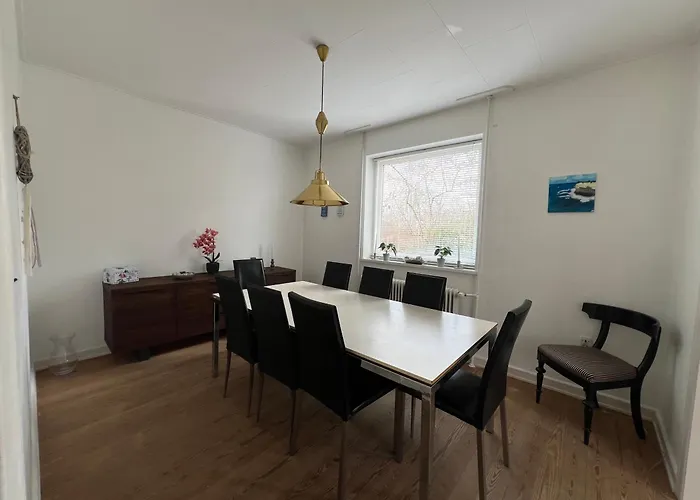 4 Bedroom Lovely In Vestenskov * ナクスコウ